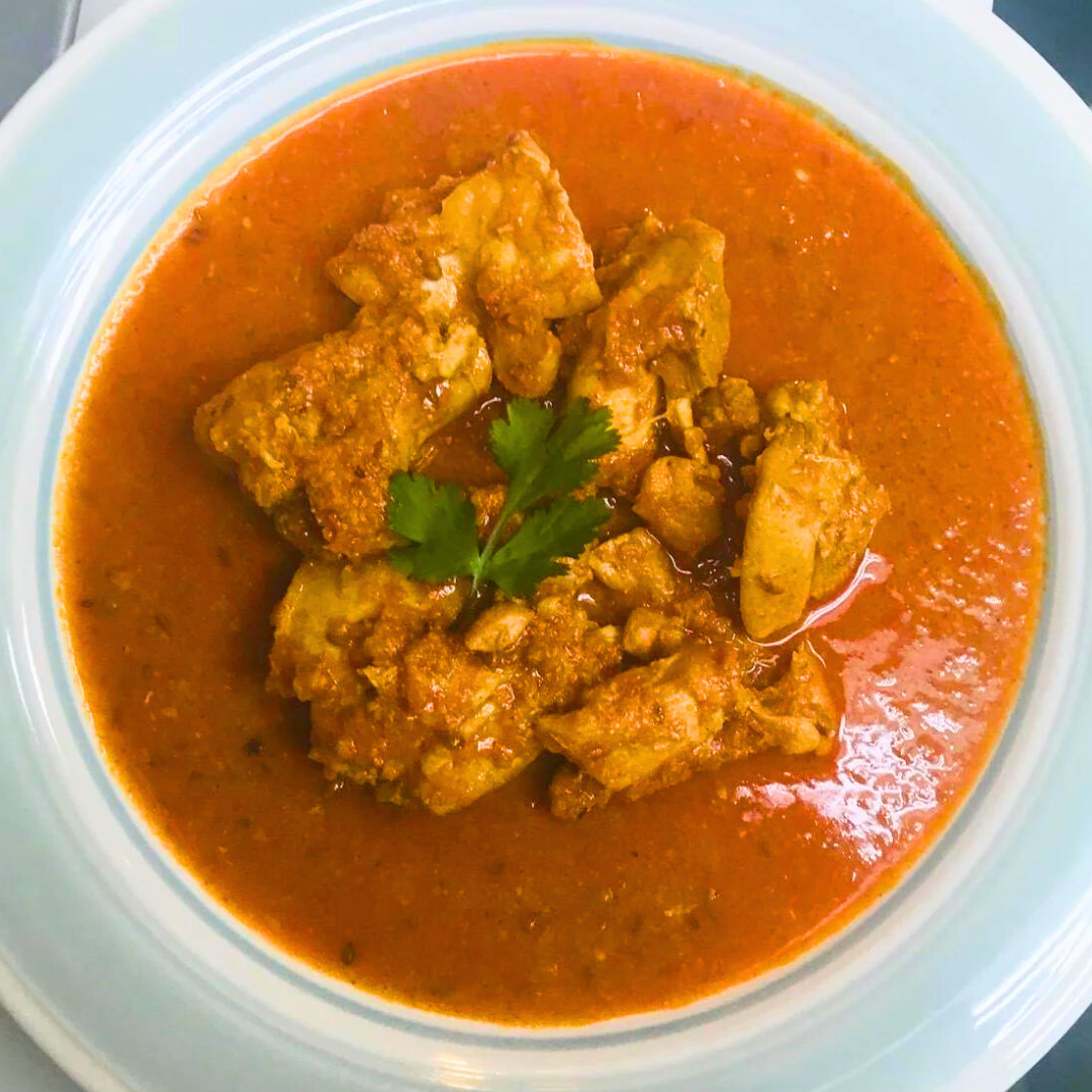 Chicken Curry & Momo Meal - Serves 4